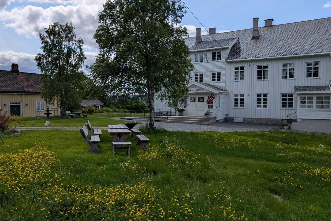 Photo of Others in Sndre Land
