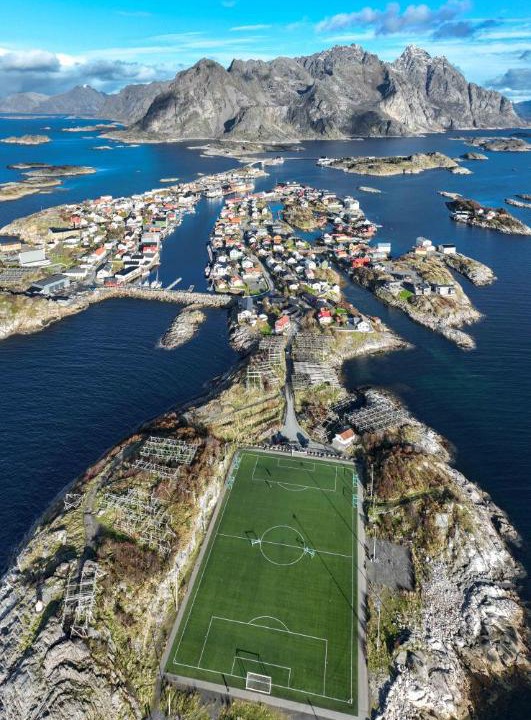 Photo of Others in Henningsvaer