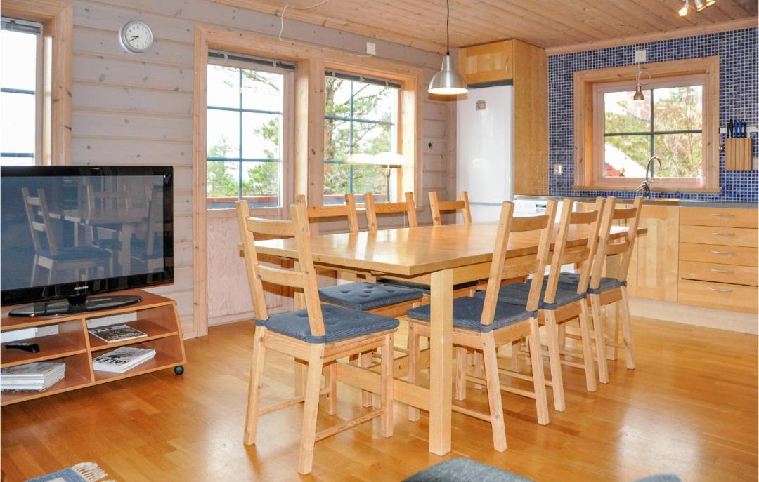 Photo of Others in Stoten