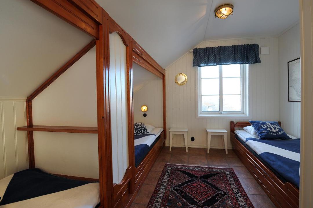 Photo of Bedroom in Karingon