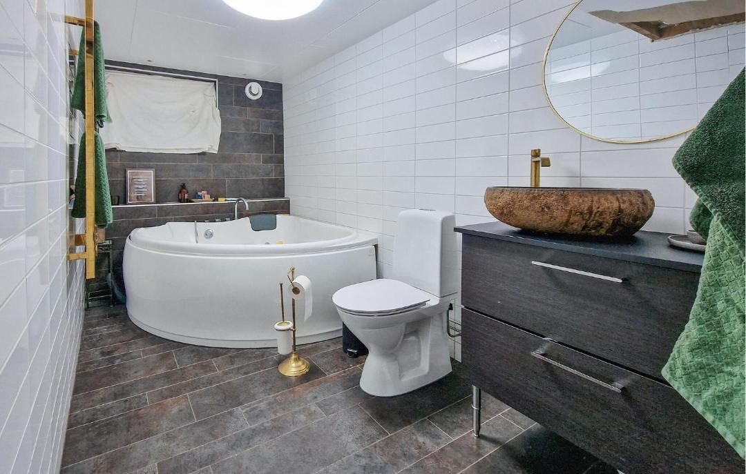 Photo of Bathroom in Roke