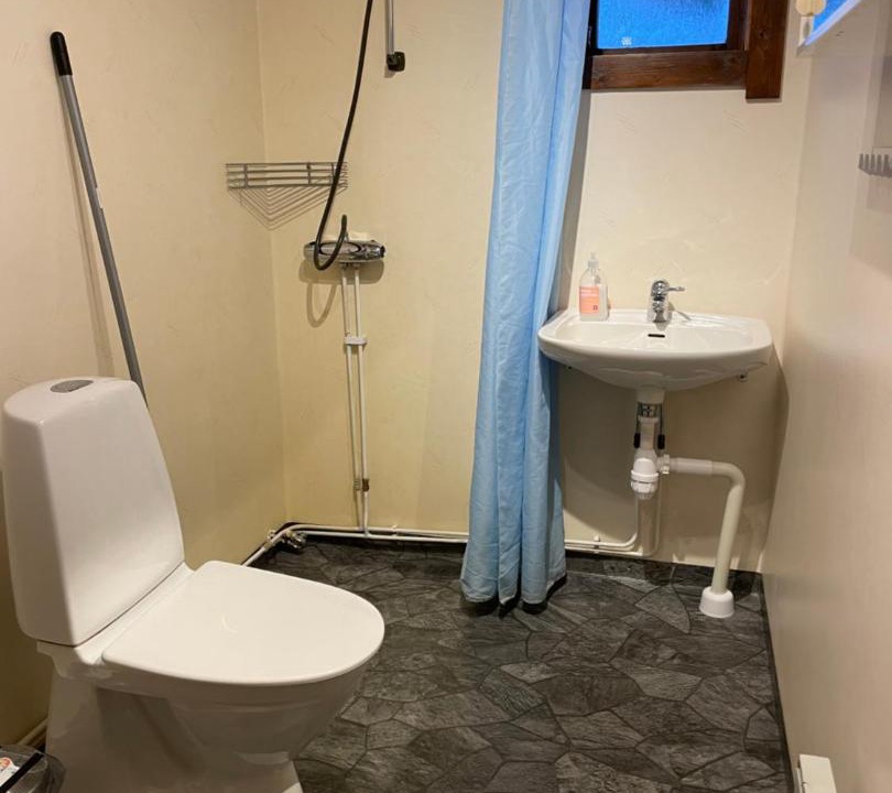 Photo of Bathroom in Undersaker