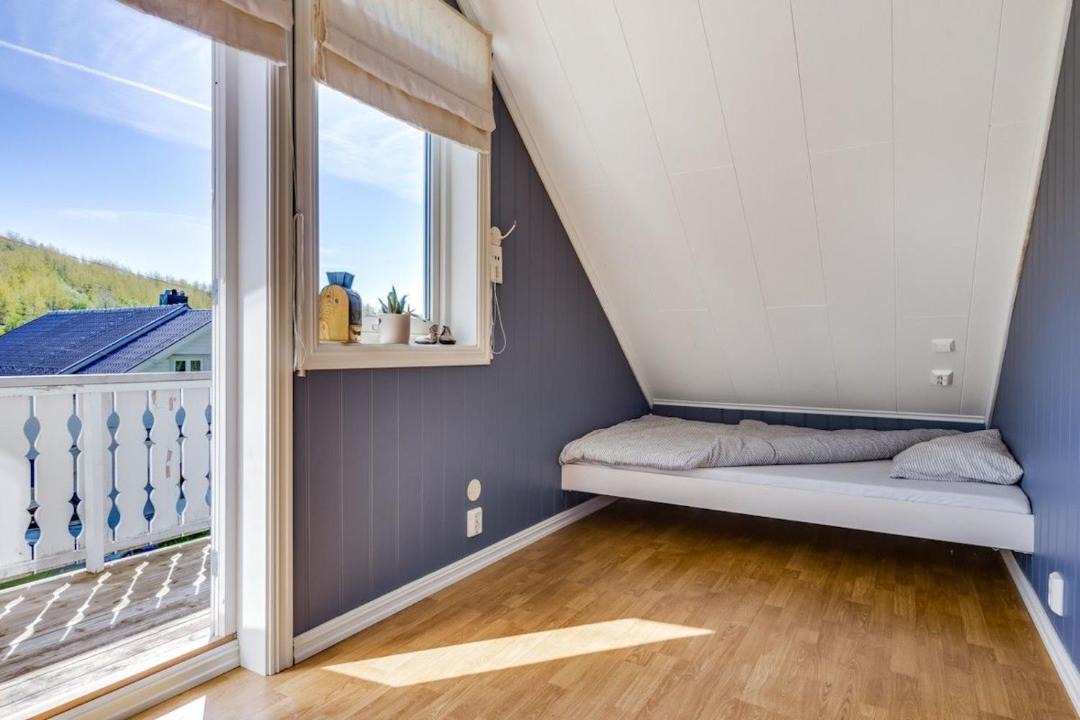 Photo of Others in Tverlandet