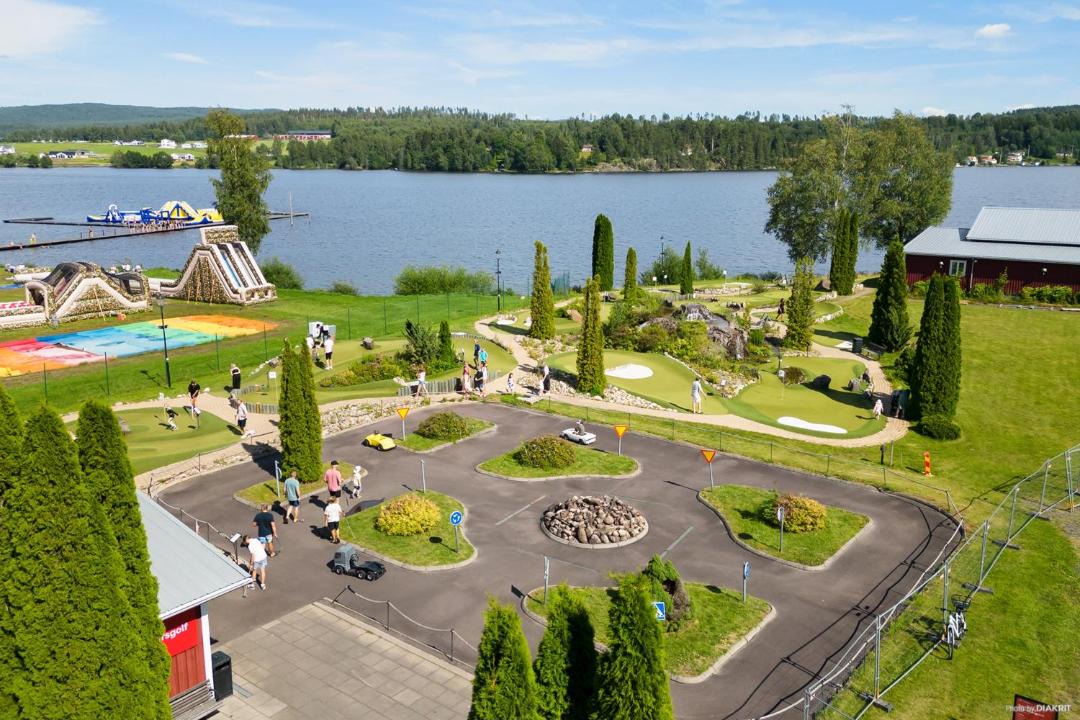 Photo of Others in Sunne