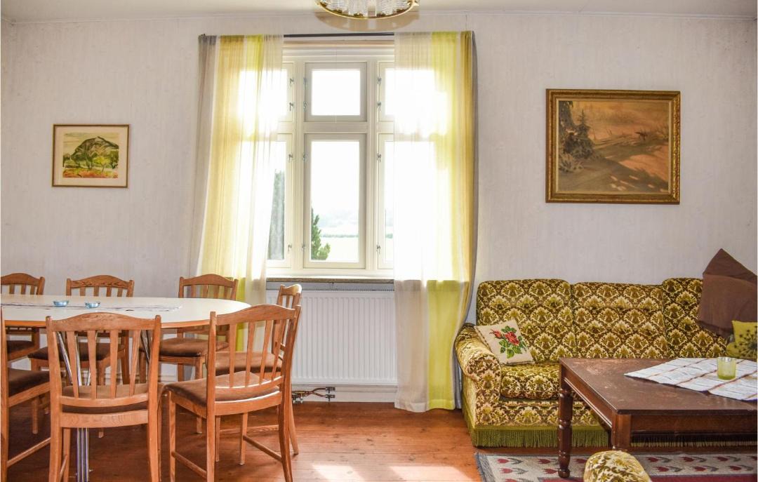Photo of Others in Brakne-Hoby