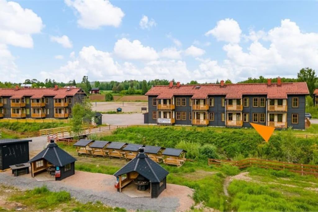 Photo of Buildings in Jarbo