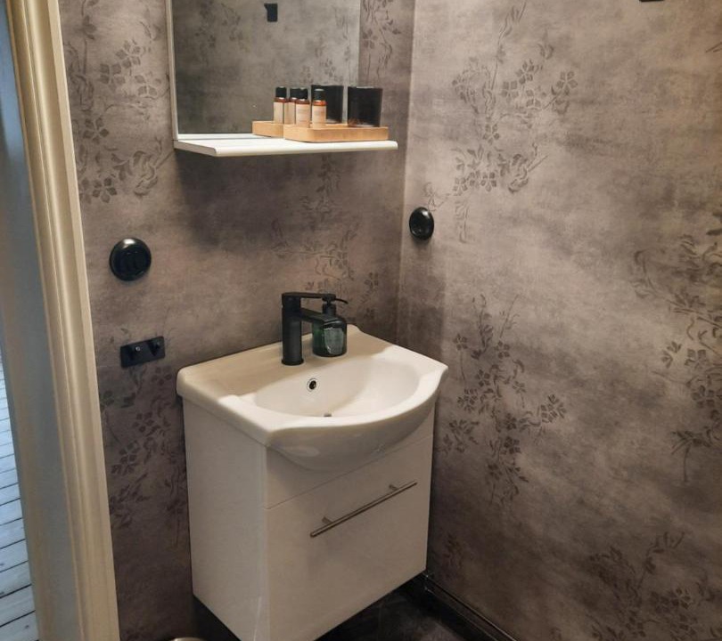 Photo of Bathroom in Larv