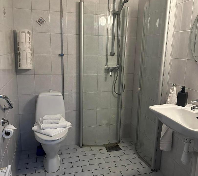 Photo of Bathroom in Karingon