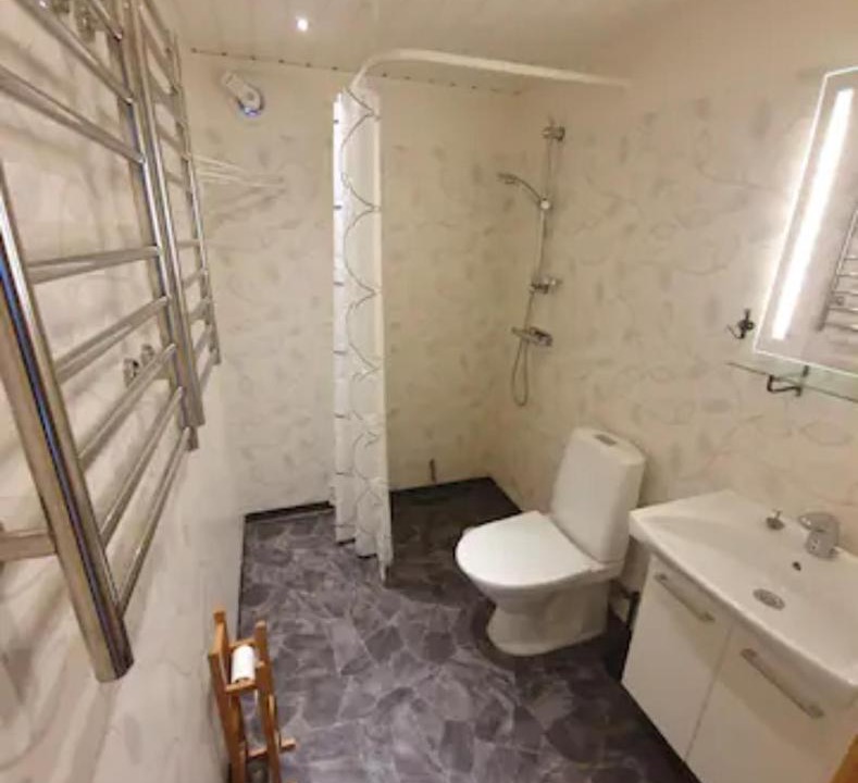 Photo of Bathroom in Salen