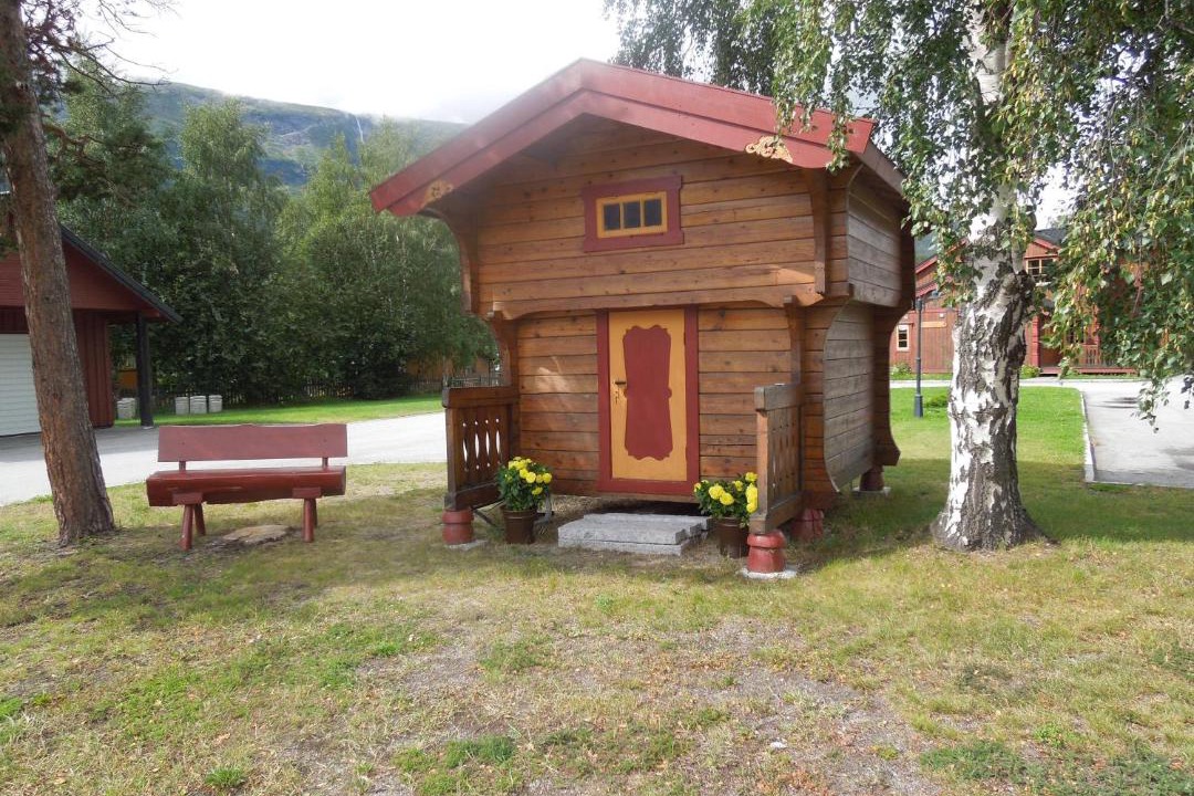 Photo of Others in Skjaak