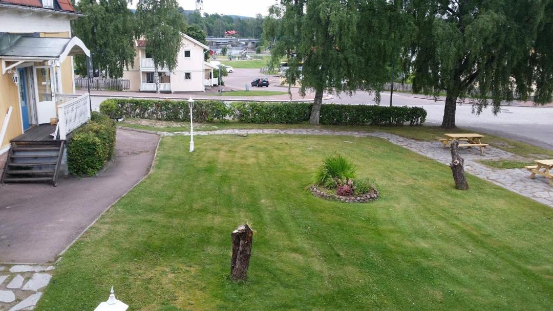 Photo of Others in Sunne