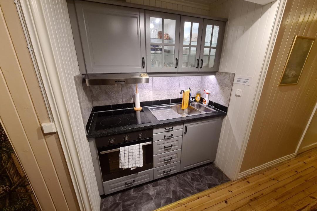Photo of Others in B