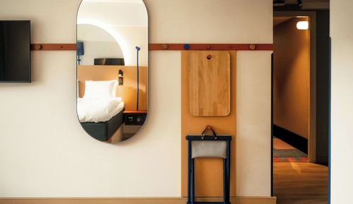 Room (Queen | 4 People)