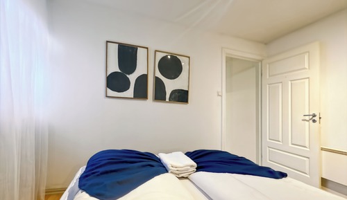 Apartment, 4 Bedrooms, Smoking, Balcony