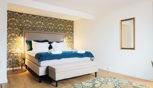 Suite, 1 King Bed, Sauna, Lake View