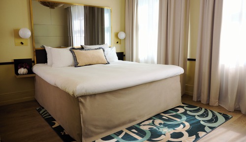 Standard Room, 1 Queen Bed