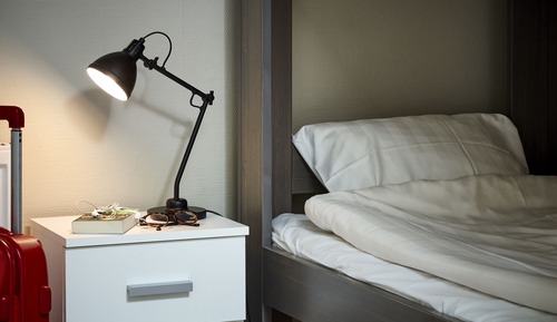 8-bed room - shared bathroom