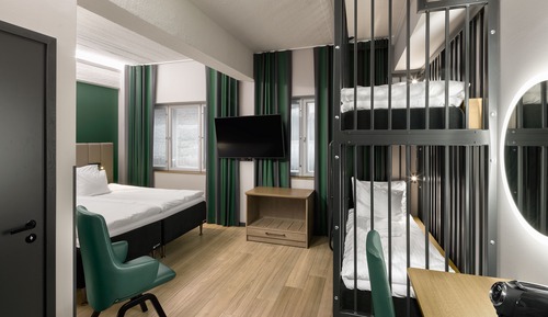 Family Room (Family Cell Room)