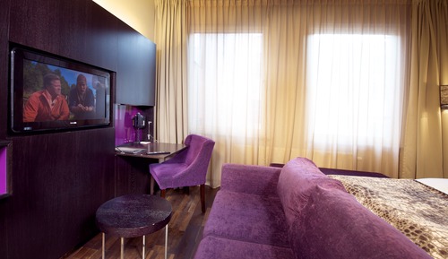 Standard Room, 1 Queen Bed