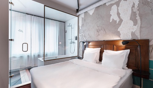 Deluxe Room, 1 Queen Bed