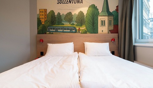Good Morning Stay Room Couple