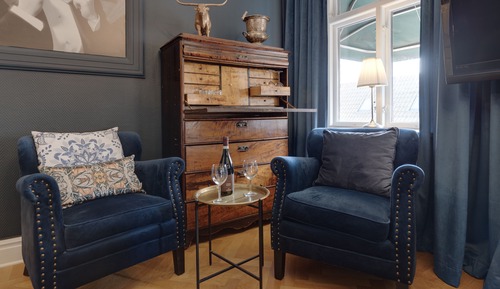 Double Room (Midnight Blue)