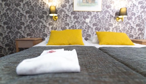 Superior Twin Room, Patio, Lake View