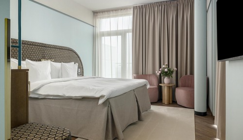 Deluxe Room, 1 King Bed, Balcony, Sea View