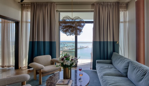 Penthouse King Suite with Balcony and Sea View including spa & pool club access