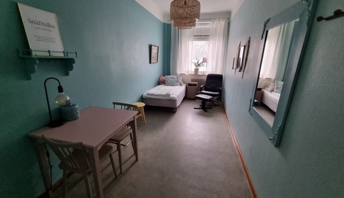 Basic Single Room, Park View