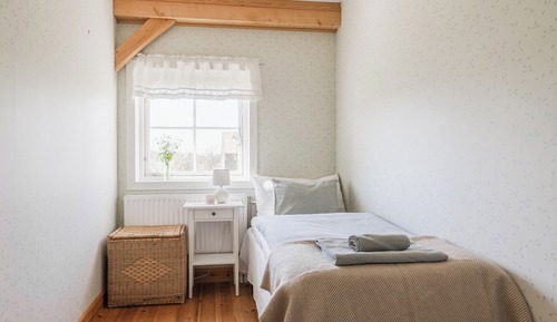 Single Room, Garden View