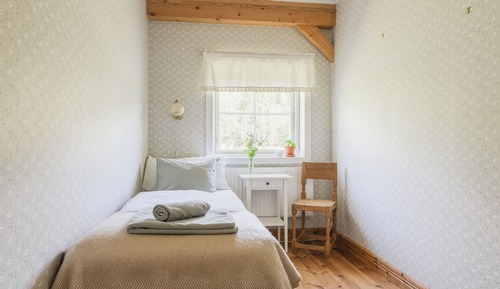 Single Room, Garden View