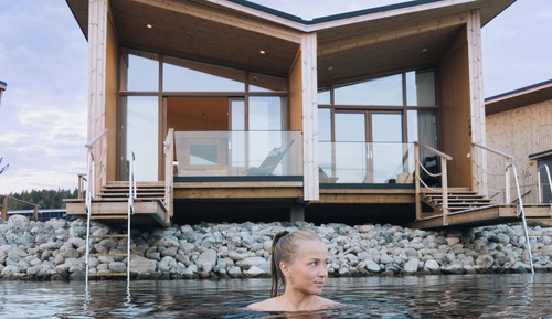 Studio Suite, Lake View