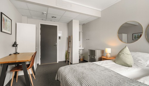 Superior Double Room with Shared Bathroom