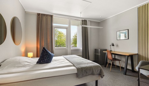 Deluxe Double Room with Shared Bathroom