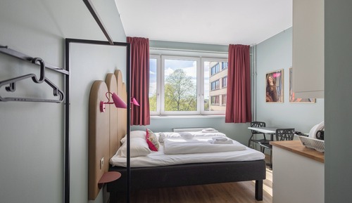 Small Double Studio (140 cm bed)