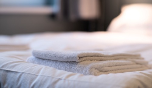 Budget Small double studio - 140cm bed