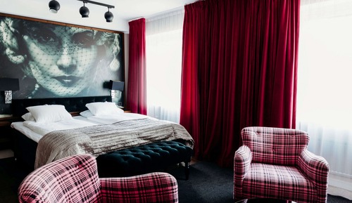 Deluxe Room, 1 King Bed, Non Smoking, Sauna (with Sofabed)