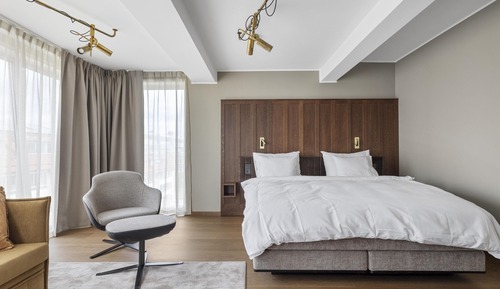 Junior Suite, 1 King Bed, Non Smoking (with Sofabed)