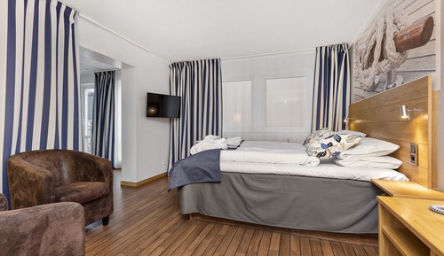 Suite, 1 Queen Bed, Balcony, Sea View