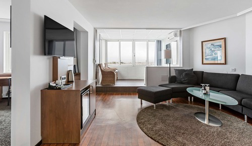Suite, 1 Queen Bed, Jetted Tub, Sea View
