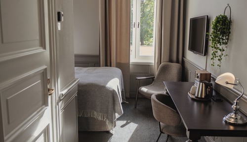 Double Room (Compact)