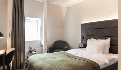 Single Room (Compact)