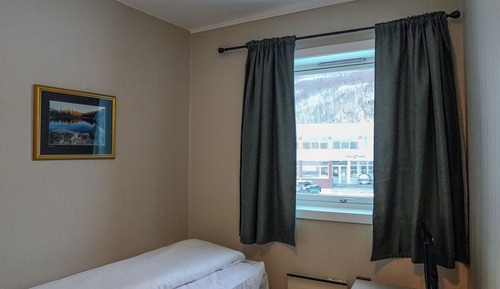 Economy Room