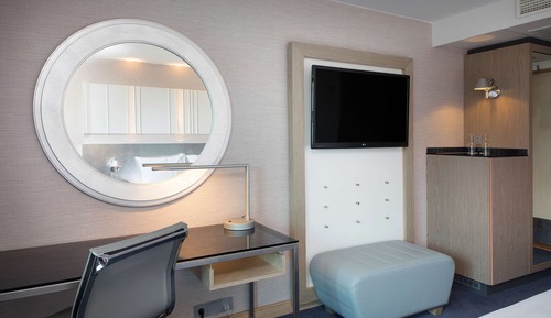 Standard Room, 1 Queen Bed