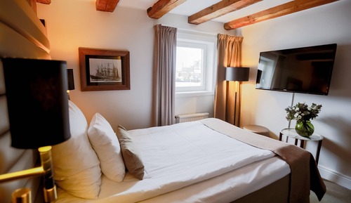 Single Room (Compact)