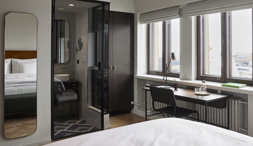 Room, 1 Queen Bed (Solo Up, with view)