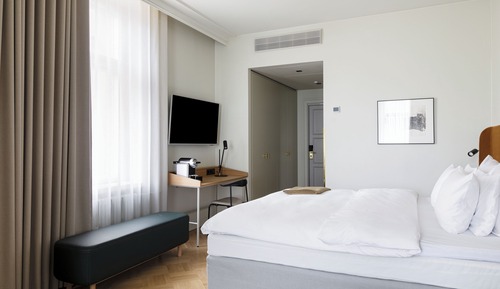 Room, 1 Queen Bed (Solo Supreme Queen)