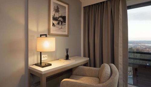Family Room (Superior)