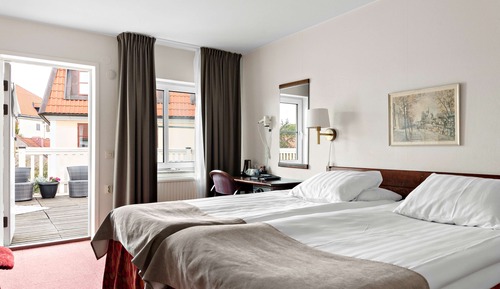Economy Double Room, 2 Twin Beds, Non Smoking